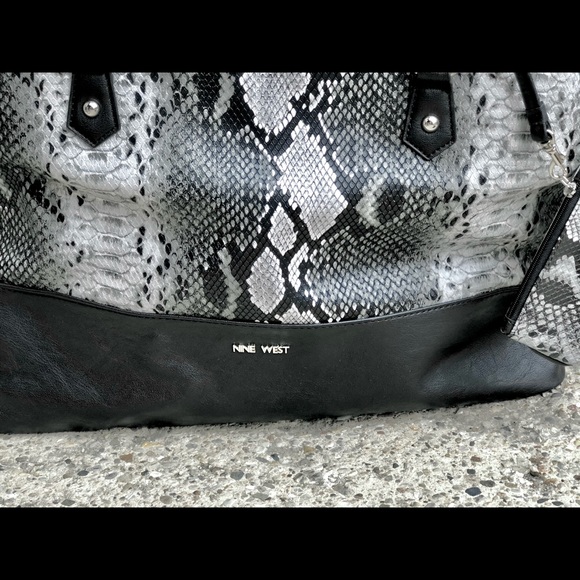 Nine West Black & White Large Reptile Tote NWOT - Picture 5 of 10